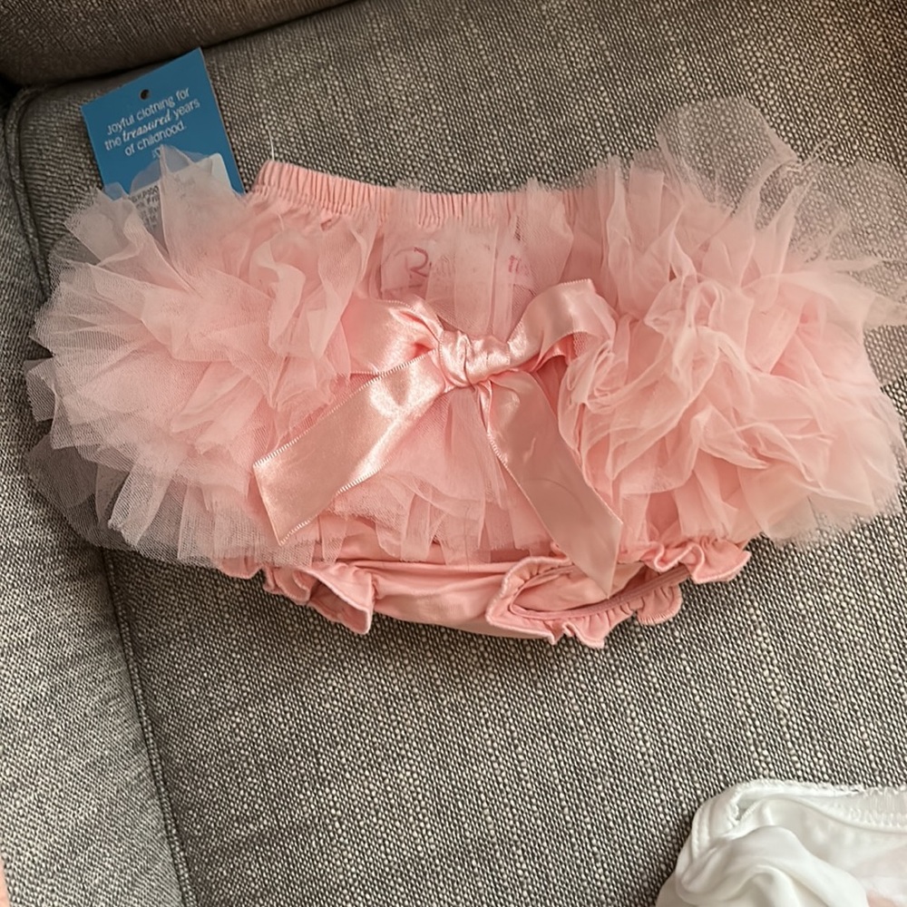 RuffleButts 0-3 Mo Baby Girl Outfit - Picture 4 of 4